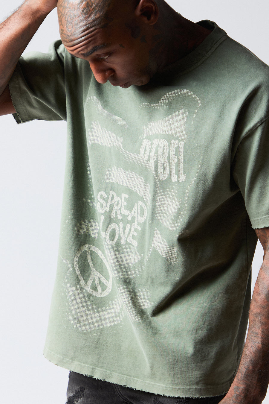 "SCREAM LOUD" VINTAGE OLIVE NEW FIT TEE