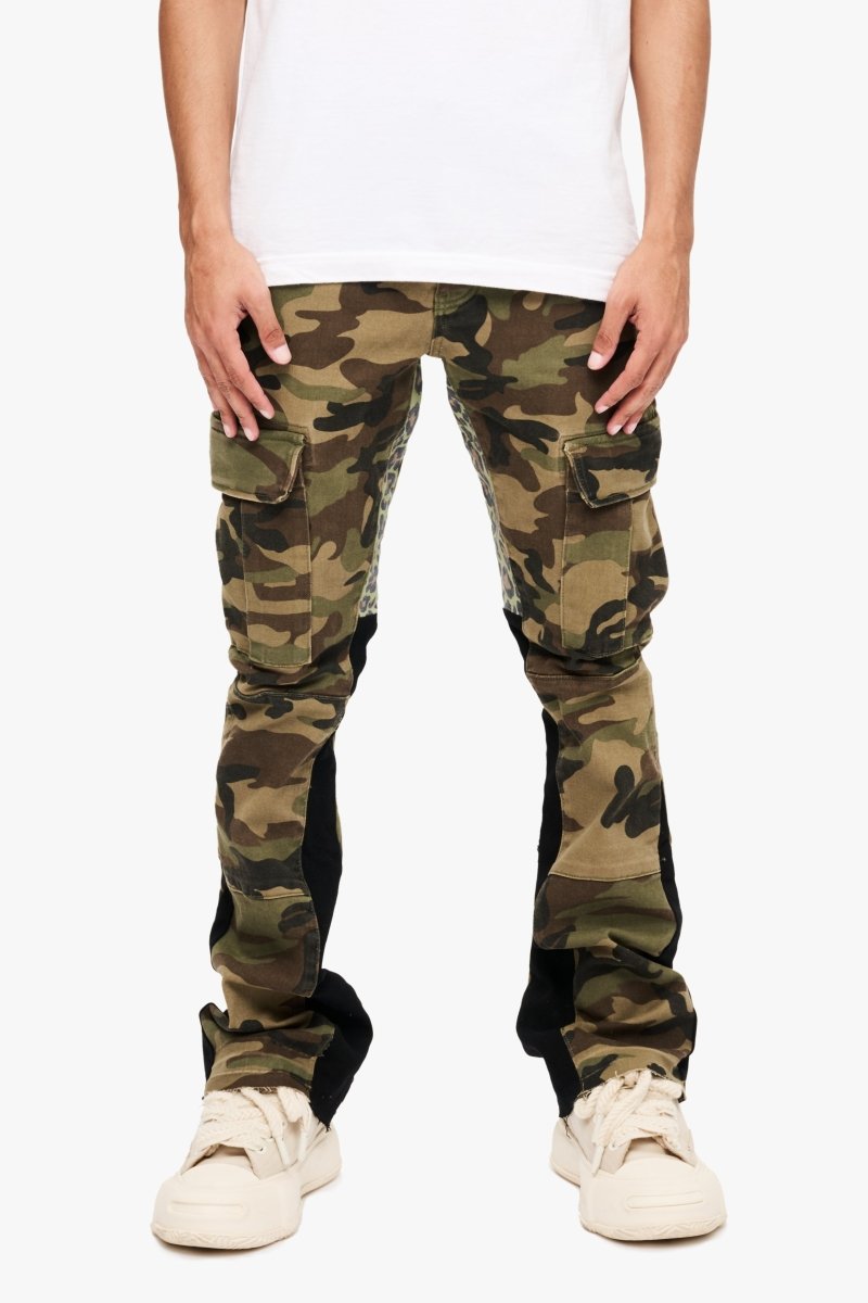 Commander 3.0 Stacked Flare Jean Camo - Valabasas
