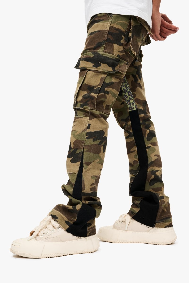Commander 3.0 Stacked Flare Jean Camo - Valabasas