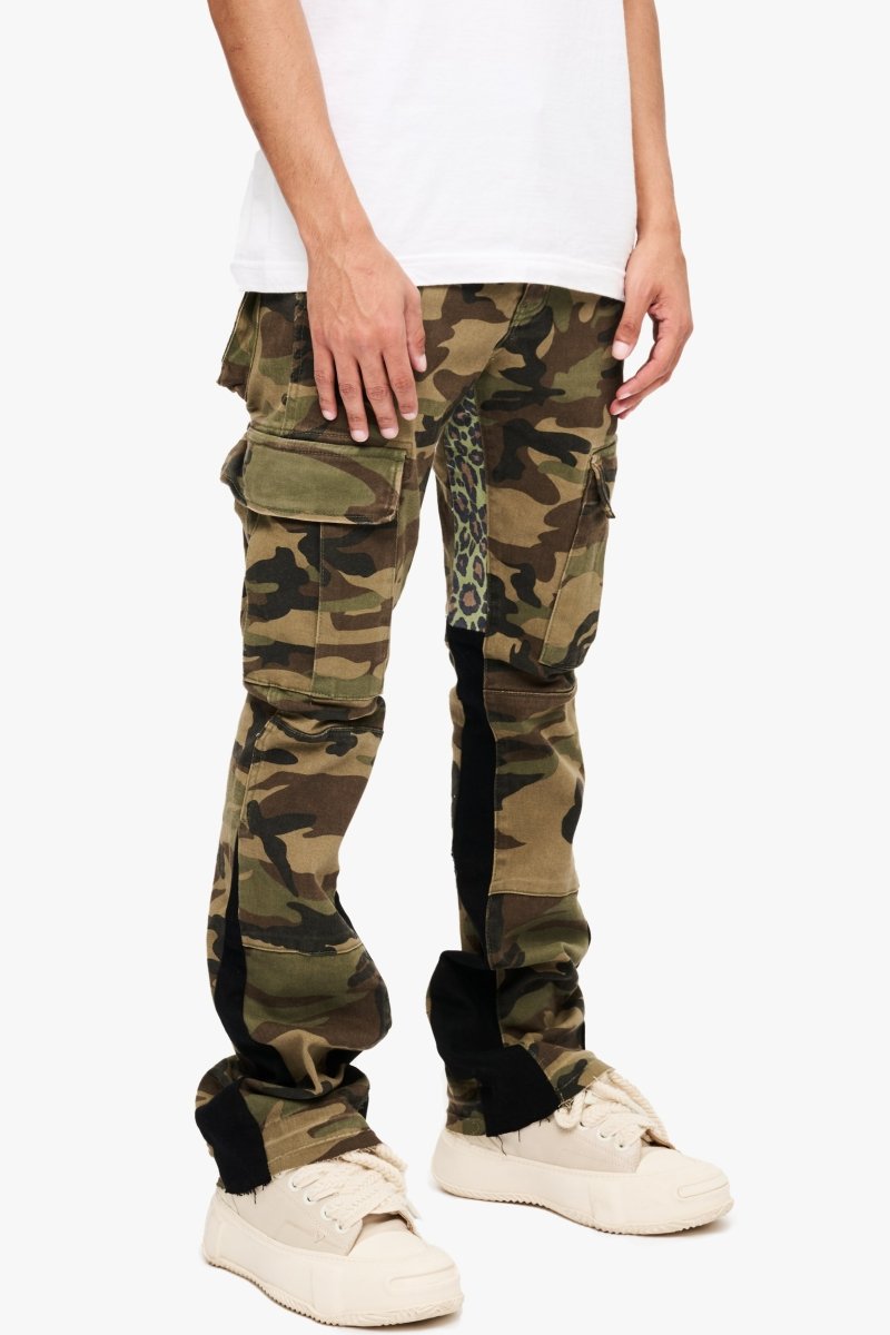 Commander 3.0 Stacked Flare Jean Camo - Valabasas