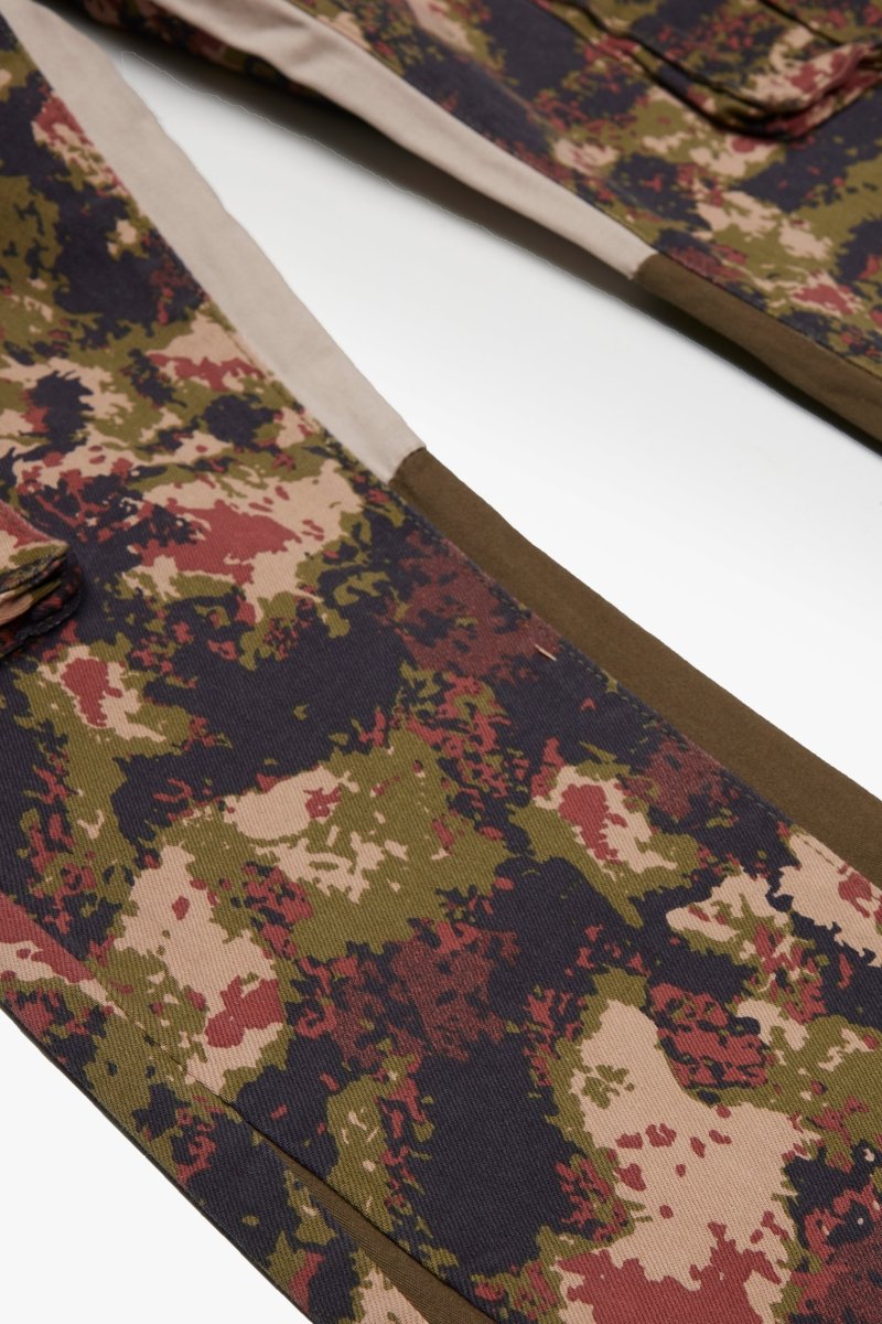 "COMMANDER" STACKED FLARE JEAN CHESTNUT CAMO - Valabasas