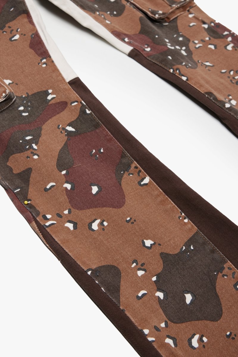"COMMANDER" STACKED FLARE JEAN TAIGA CAMO - Valabasas