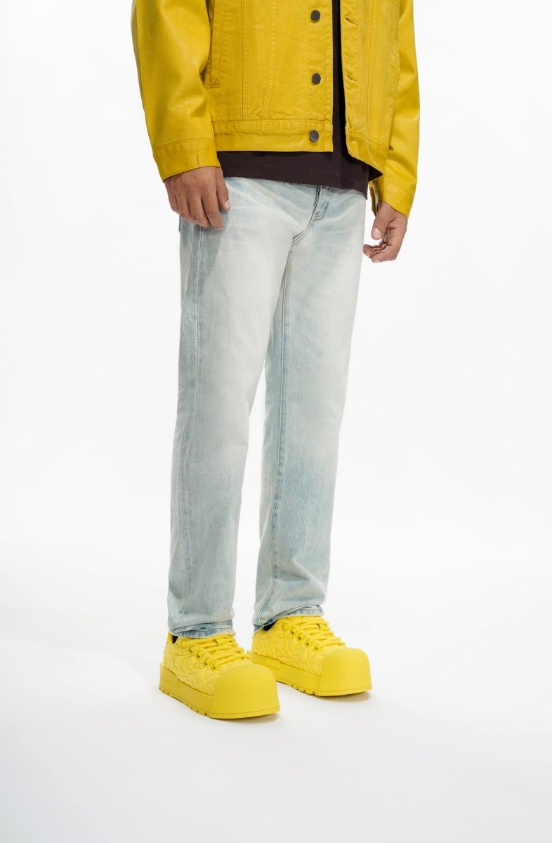 Different Light Wash Straight Jean - Valabasas