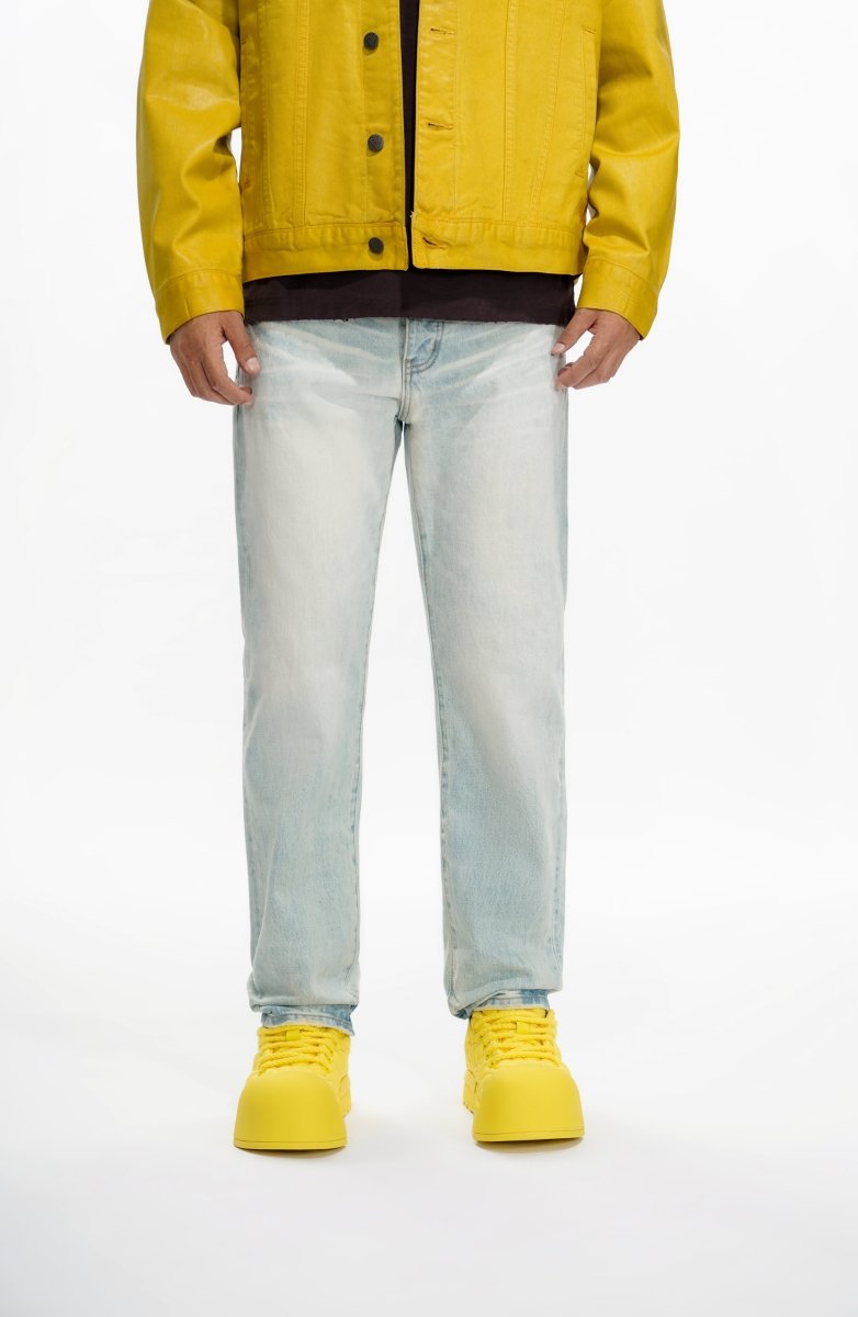 Different Light Wash Straight Jean - Valabasas