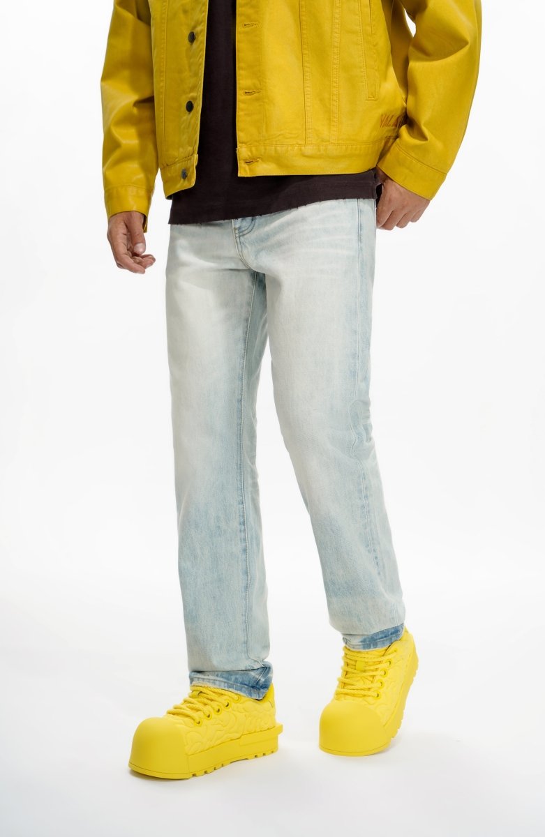 Different Light Wash Straight Jean - Valabasas