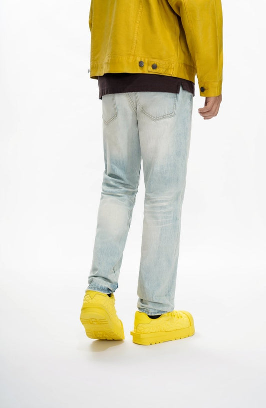 Different Light Wash Straight Jean - Valabasas