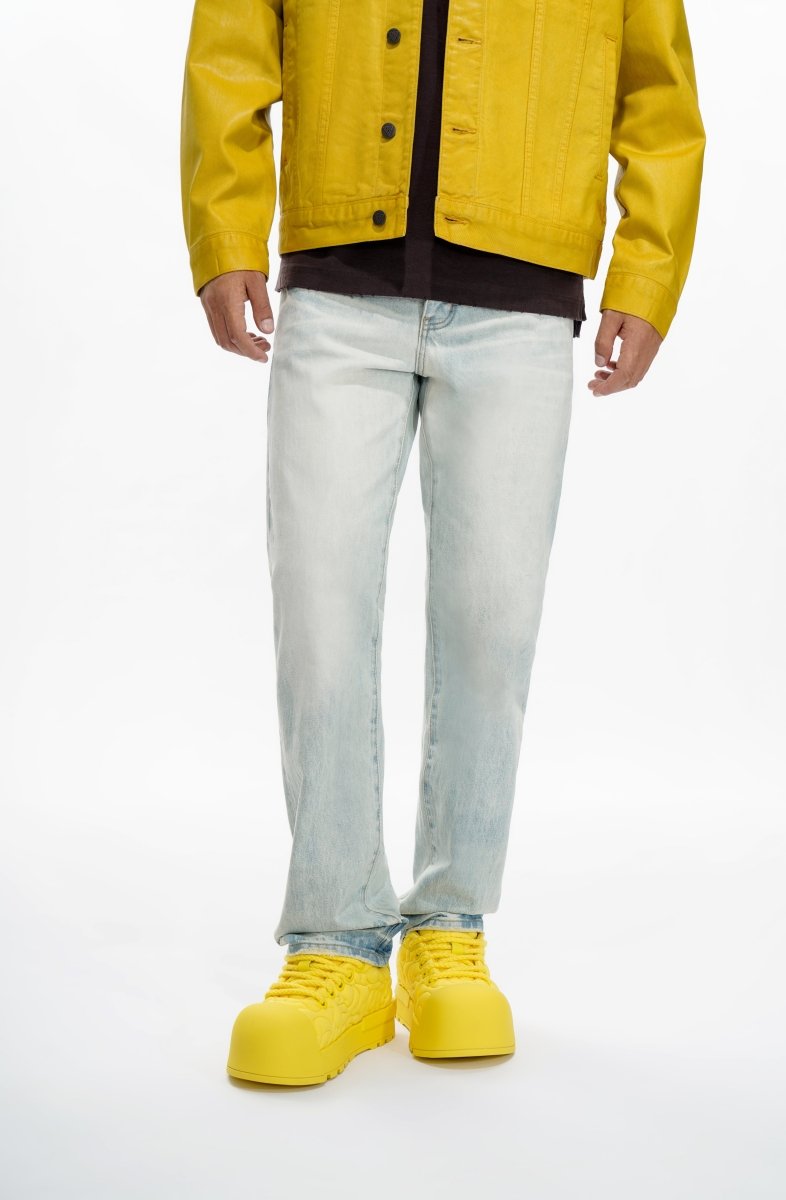 Different Light Wash Straight Jean - Valabasas