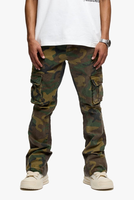 Geno Stacked Flare Jean Er Green - Valabasas