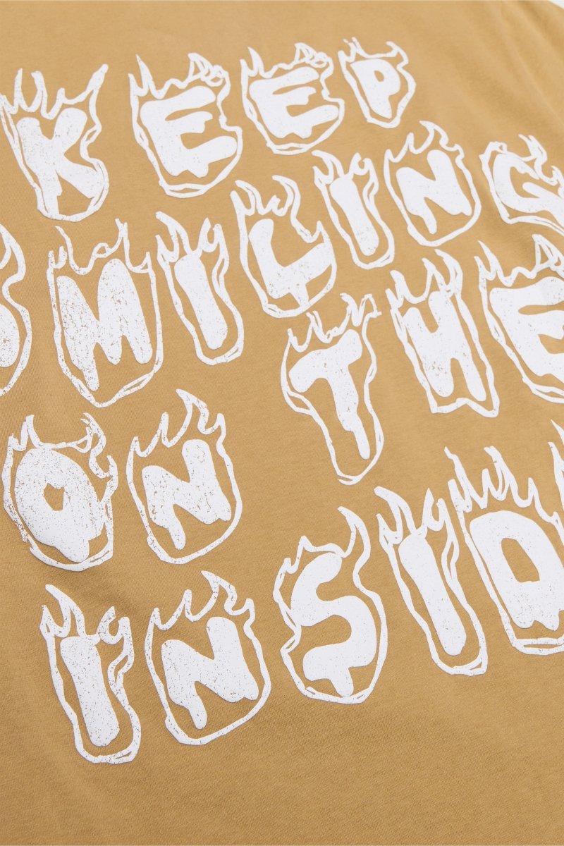 "KEEP SMILING" VINTAGE BRONZE MIST TEE