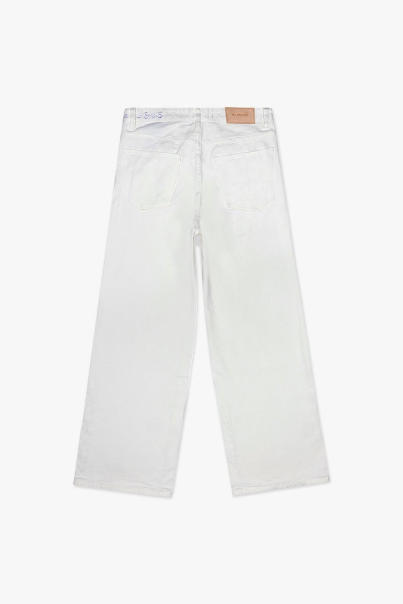 Mr. Baggy White - Valabasas