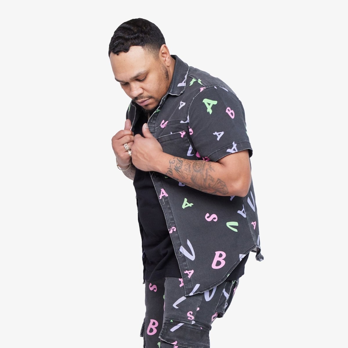 "PUZZLE" BLACK V CAMO BUTTON DOWN