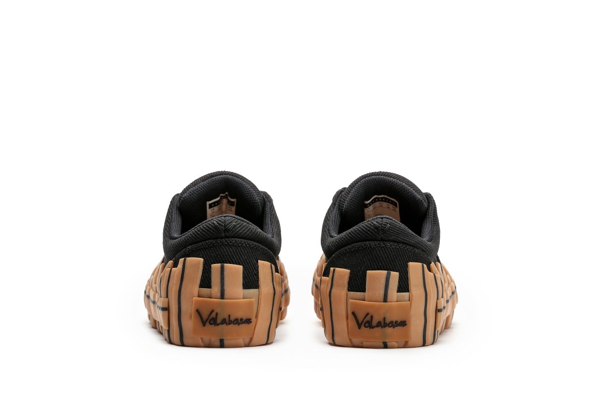 Yuratsu 100 Black Gum Shoes - Valabasas
