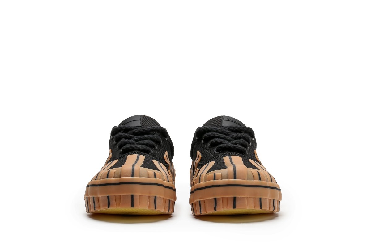 Yuratsu 100 Black Gum Shoes - Valabasas