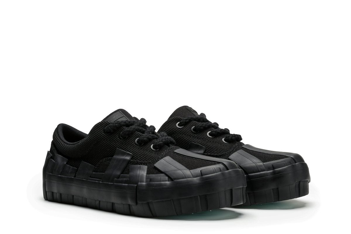 Yuratsu 100 Triple Black Shoes - Valabasas