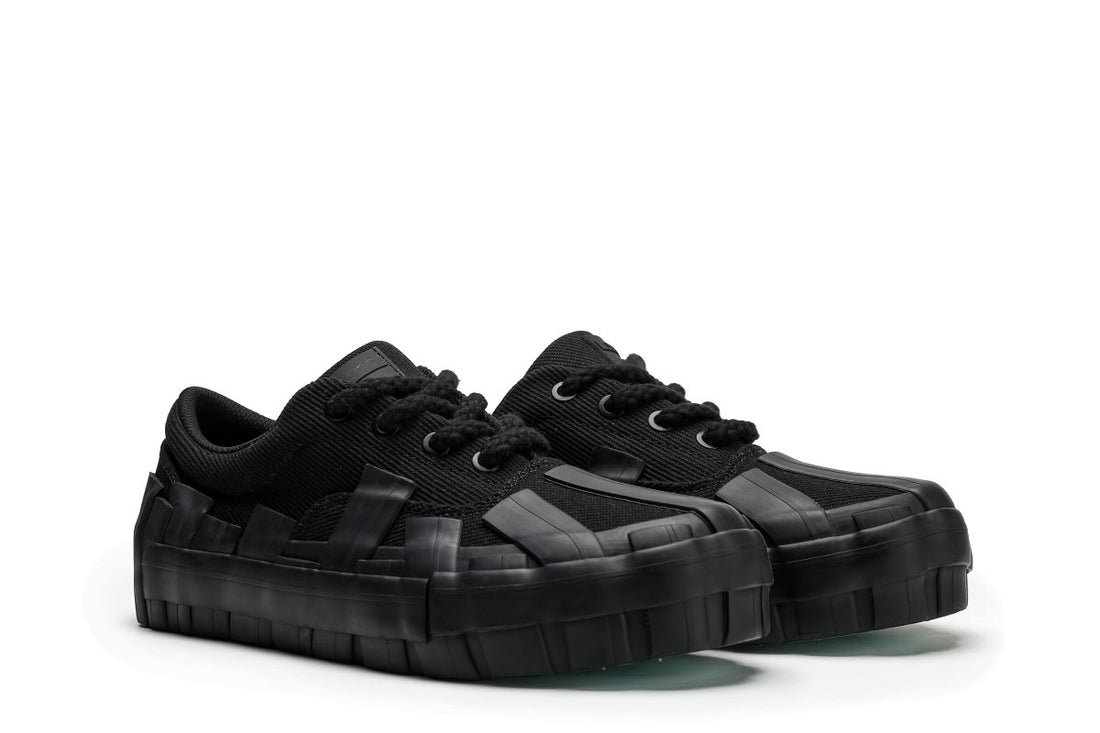 Yuratsu 100 Triple Black Shoes - Valabasas