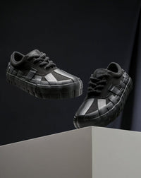 Yuratsu 100 Triple Black Shoes - Valabasas