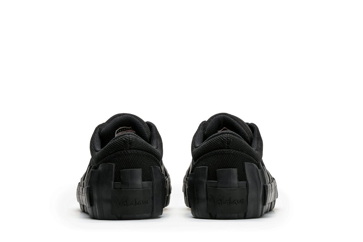 Yuratsu 100 Triple Black Shoes - Valabasas