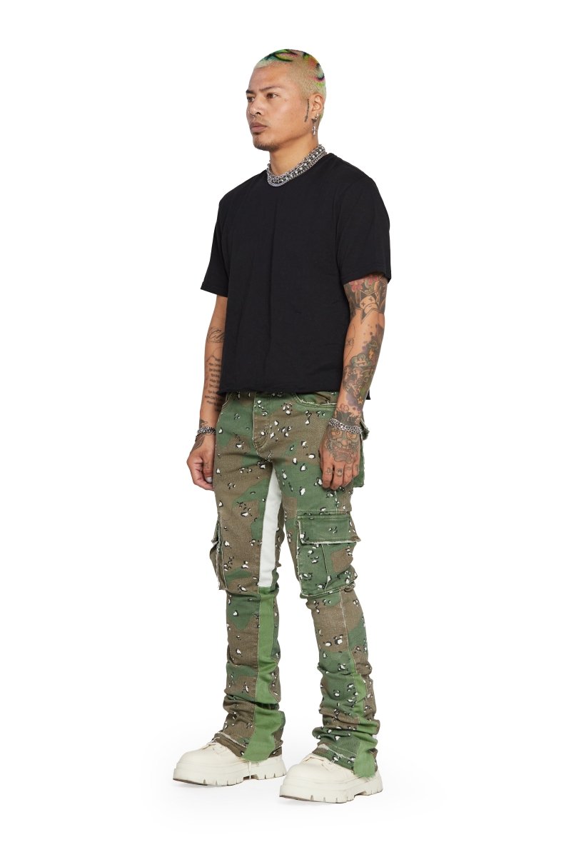 "COMMANDER" STACKED FLARE JEAN CAMO - Valabasas