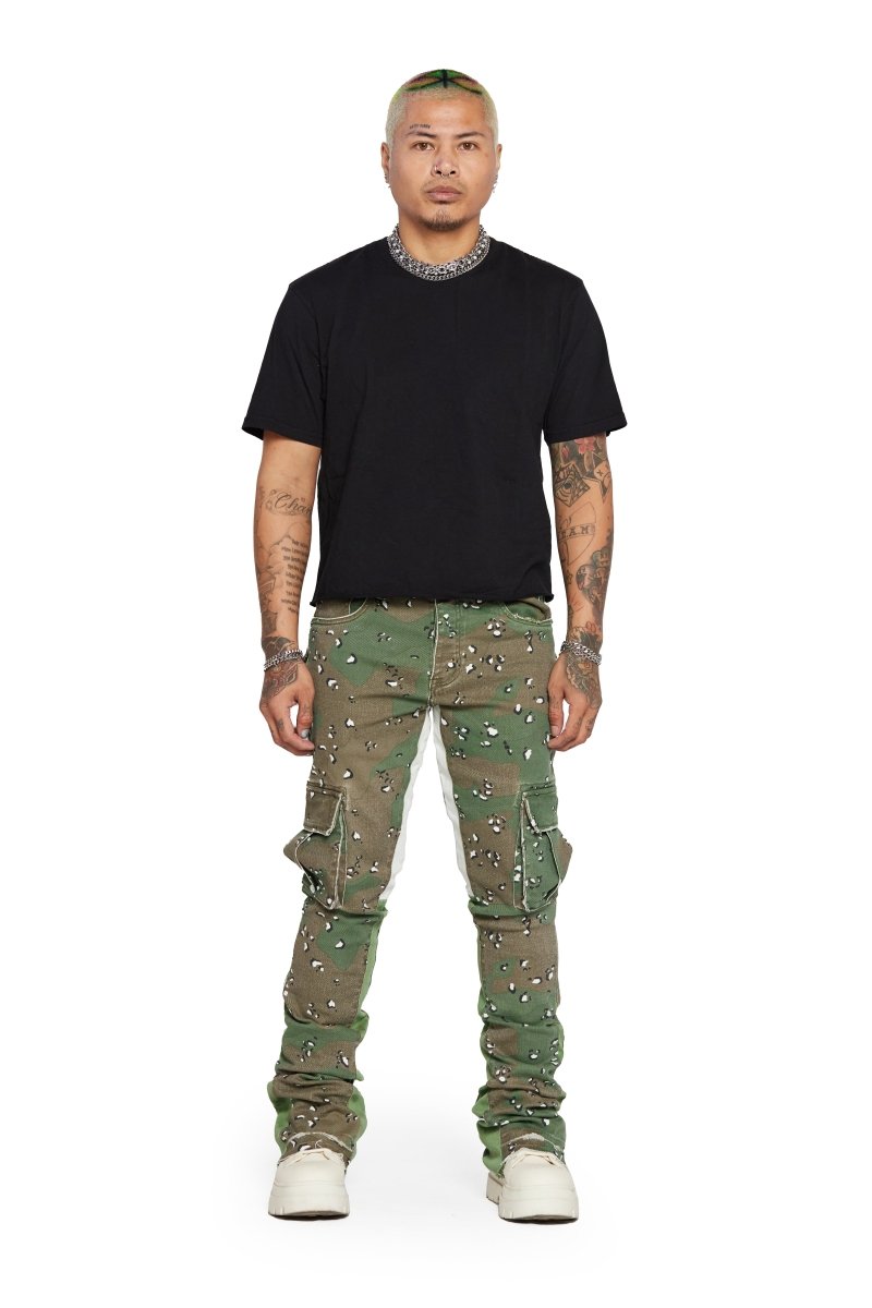"COMMANDER" STACKED FLARE JEAN CAMO - Valabasas