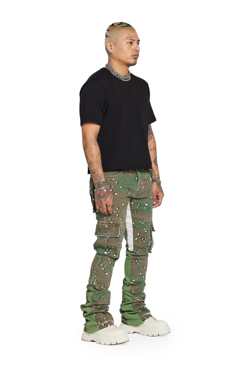 "COMMANDER" STACKED FLARE JEAN CAMO - Valabasas